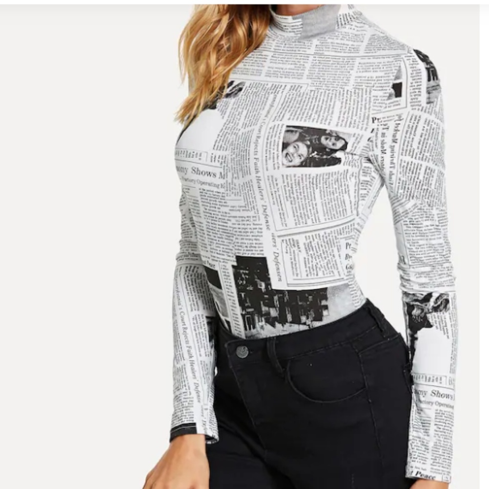 💲BOGO💲News print stand collar tee size L💕🦄 - Picture 3 of 6